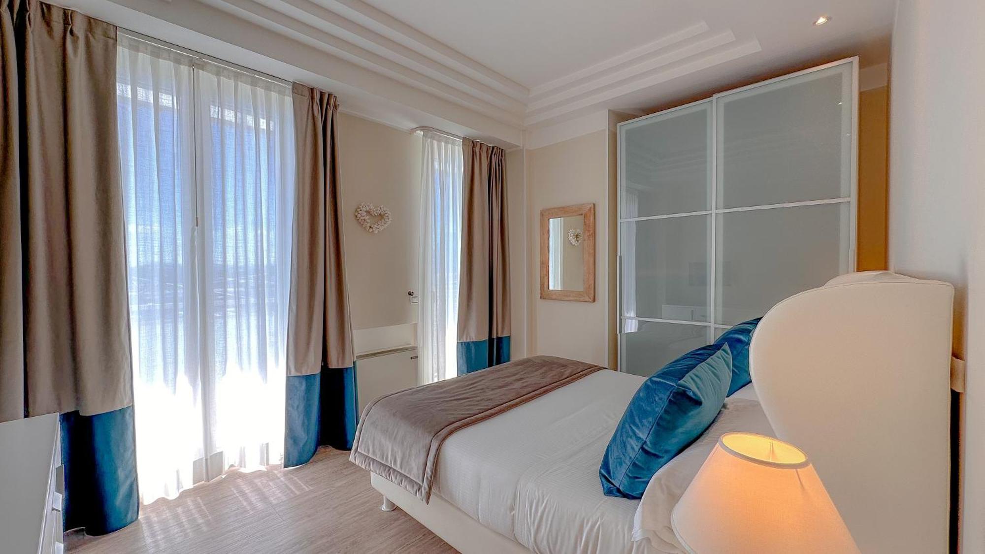 Residence Lungomare - Charming Apartments Riccione Cameră foto