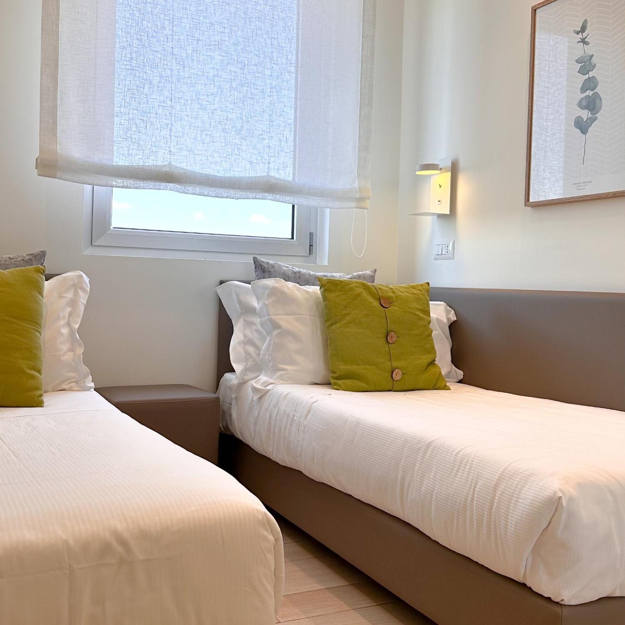 Residence Lungomare - Charming Apartments Riccione Cameră foto